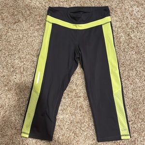 Champion yoga capris, size XS